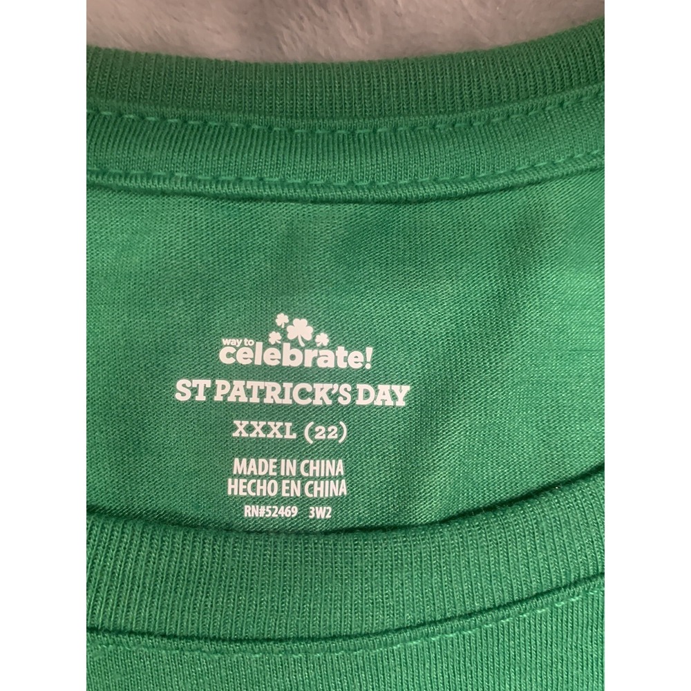 Celebrate St. Patrick's Day luck green shamrock T-shirt women's L - Picture 2 of 8
